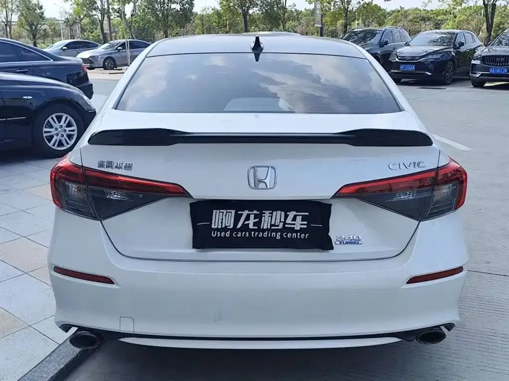 Honda Civic — фото 10
