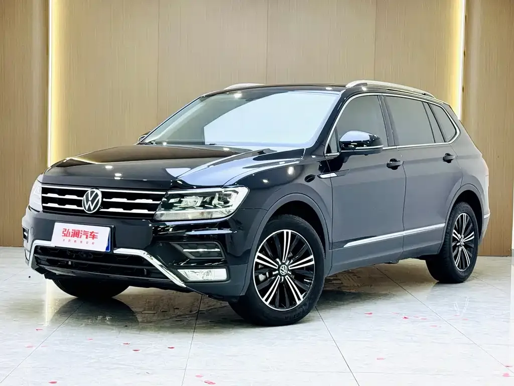 Volkswagen Tiguan L — фото 1