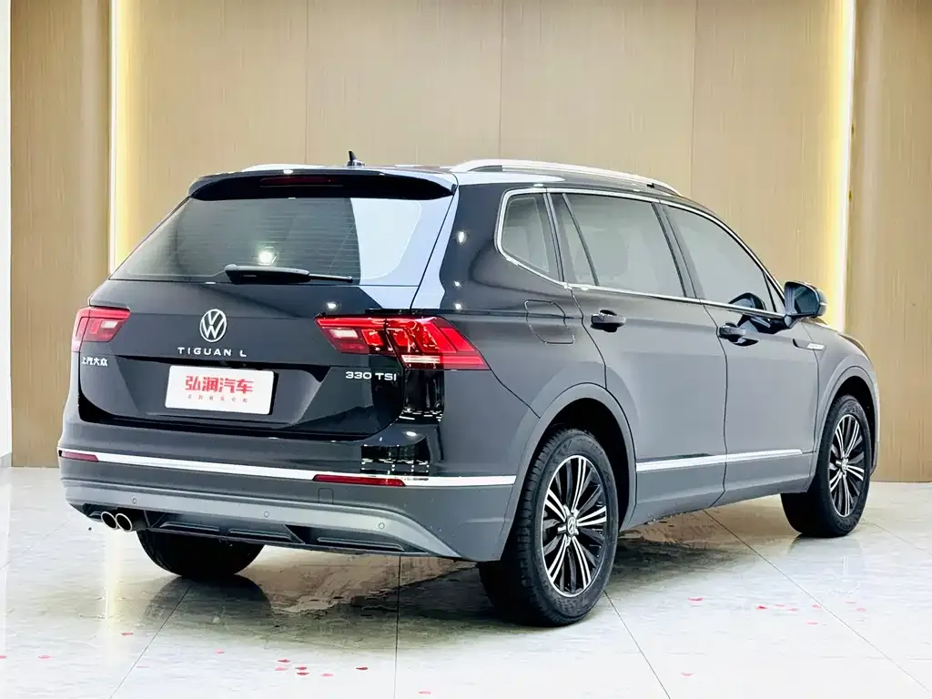 Volkswagen Tiguan L — фото 10
