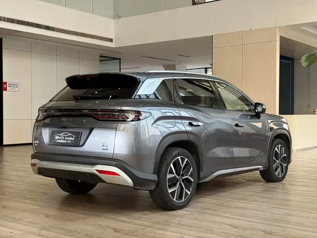BYD L DM-i — фото 4