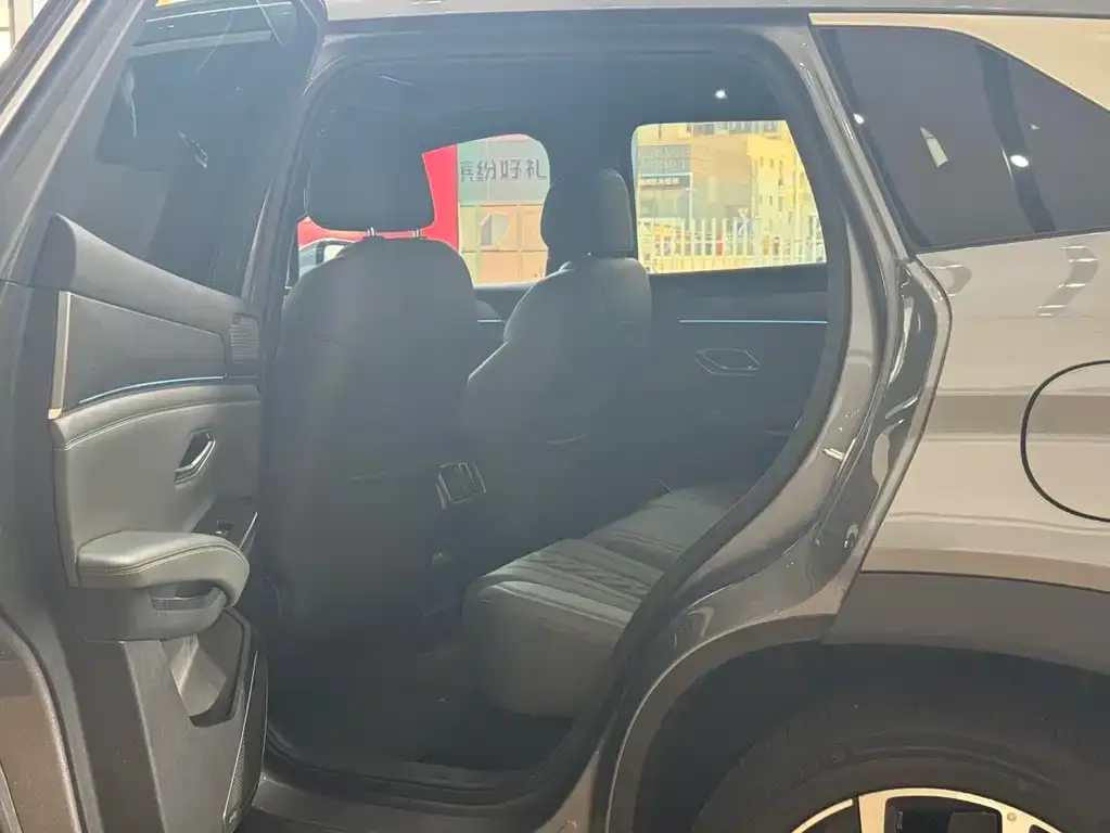 BYD L DM-i — фото 2