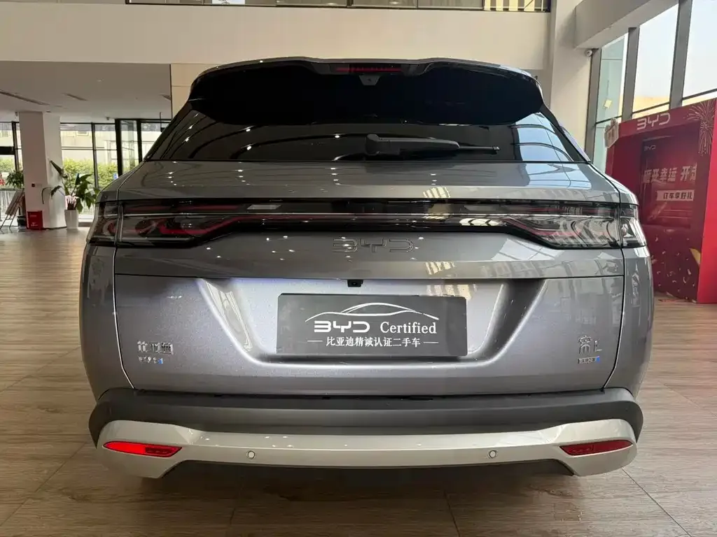 BYD L DM-i — фото 9