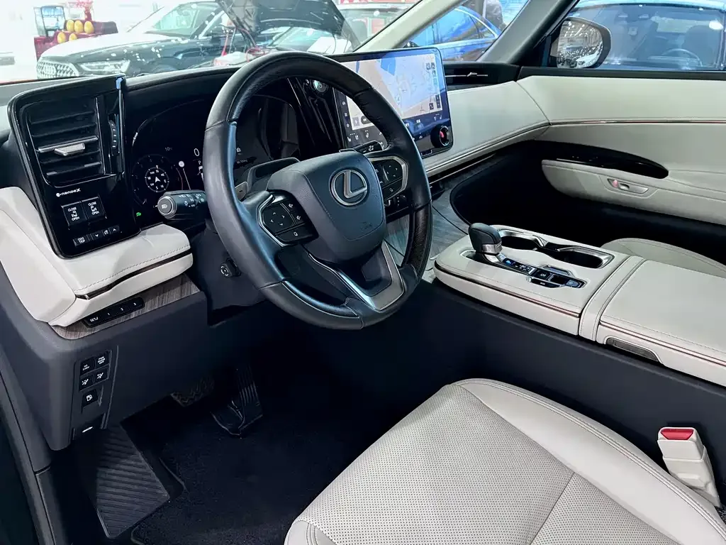 Lexus LM 2024 из CN, фото 3
