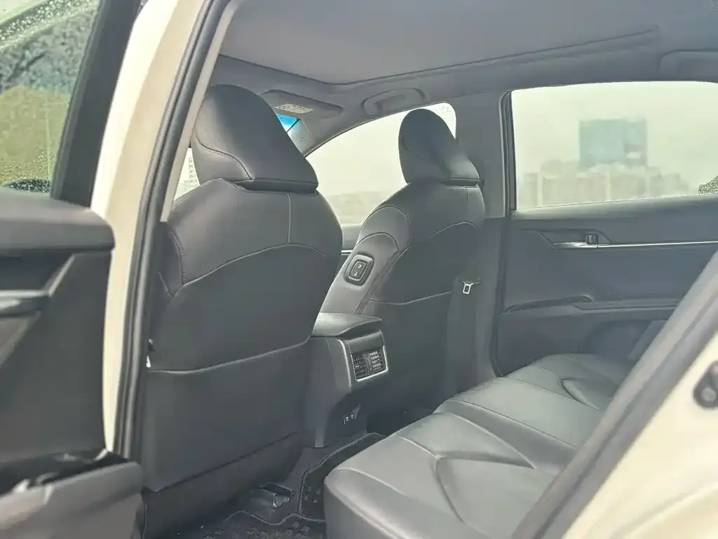 Toyota Camry 2022 из CN, фото 2