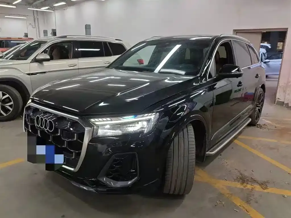 Audi Q7 2025 из CN, фото 1