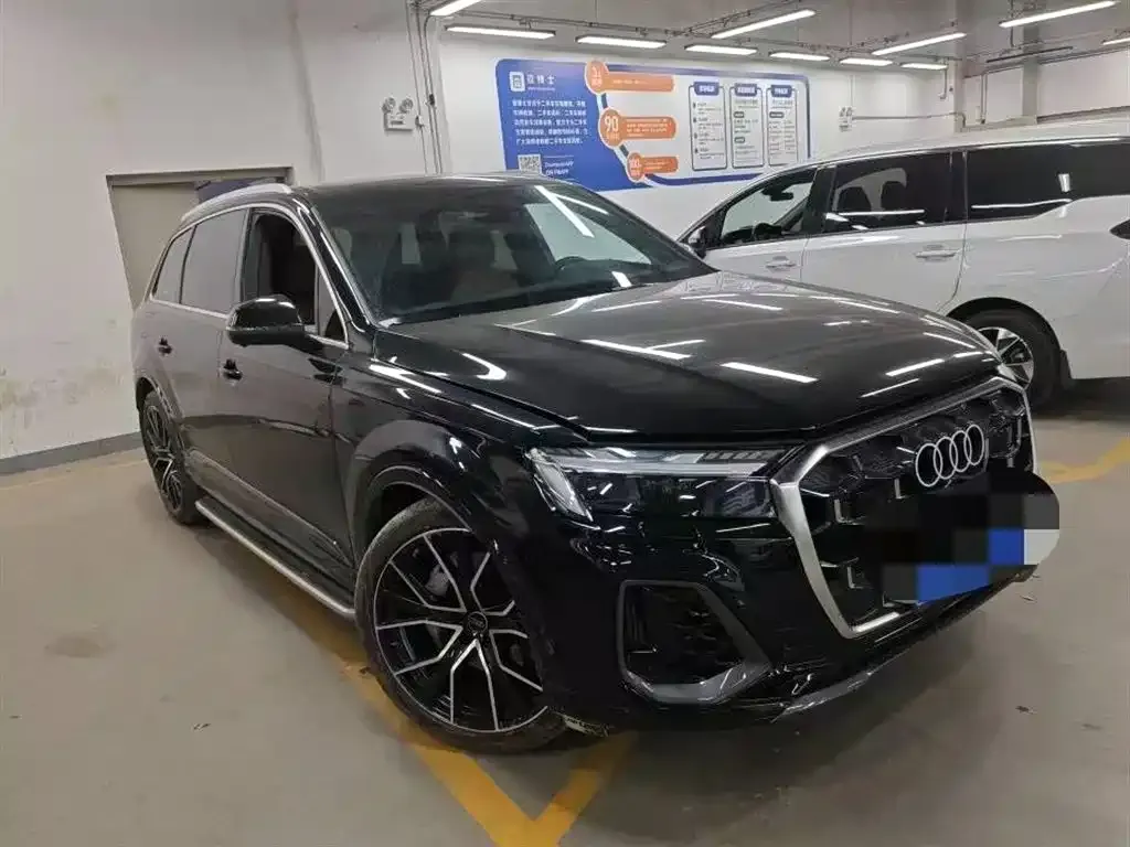 Audi Q7 2025 из CN, фото 2