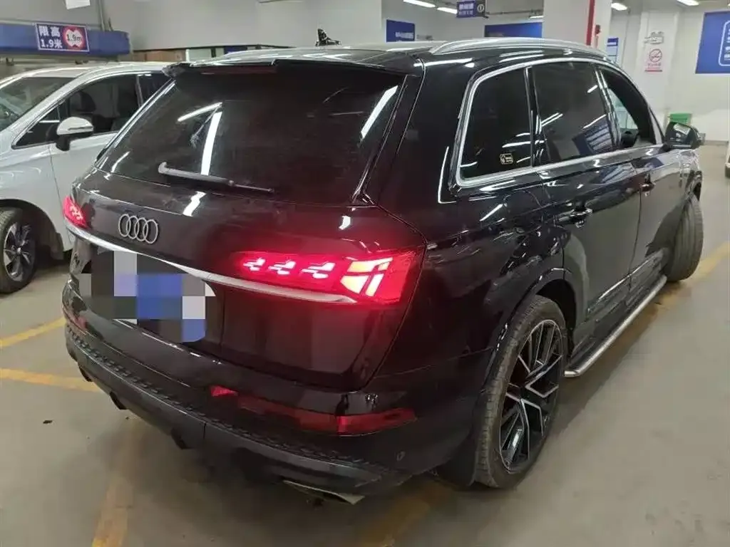 Audi Q7 2025 из CN, фото 3