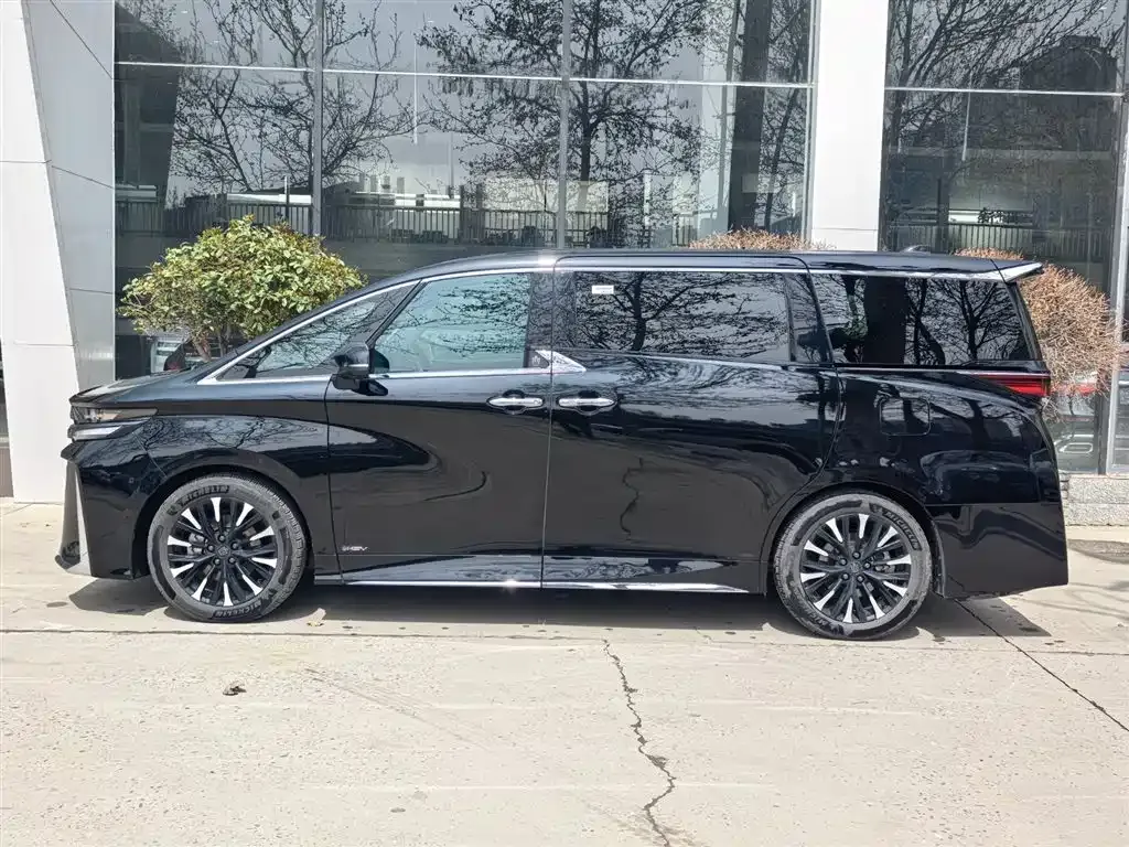 Toyota Vellfire — фото 9
