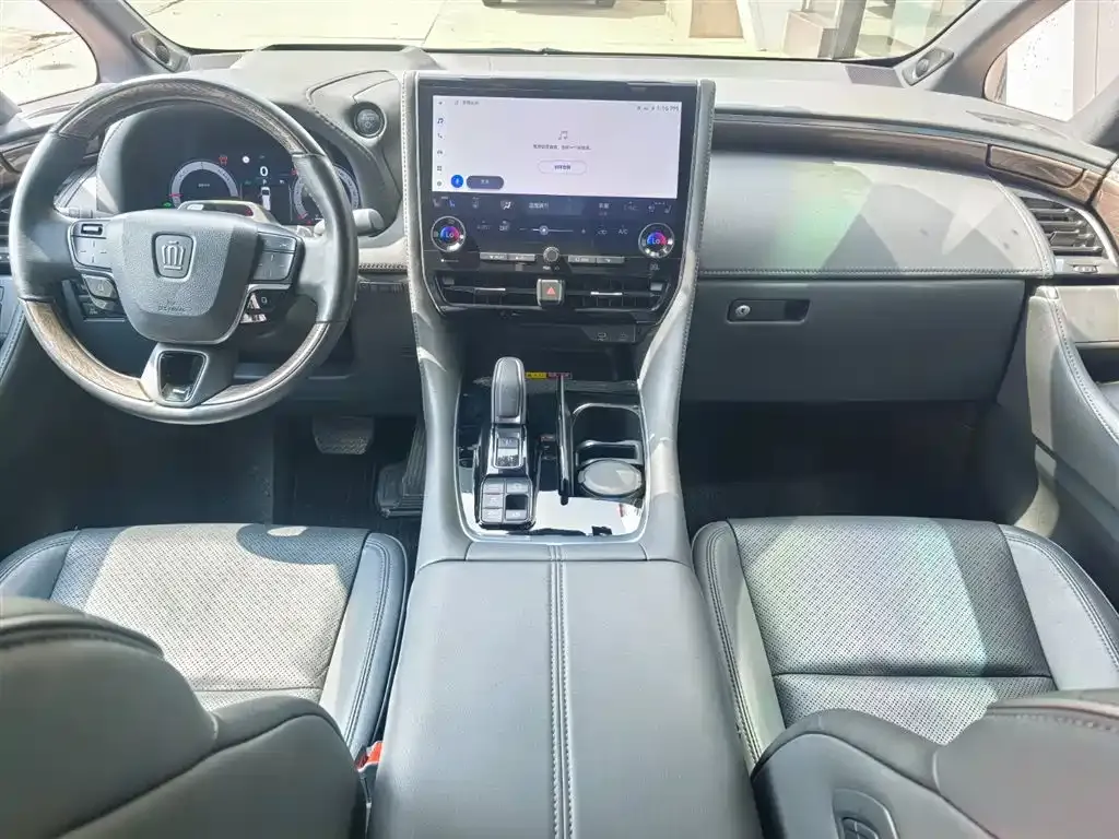 Toyota Vellfire — фото 2
