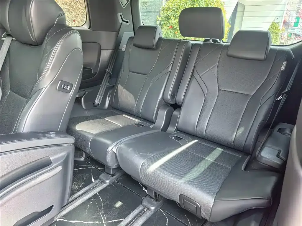 Toyota Vellfire — фото 7