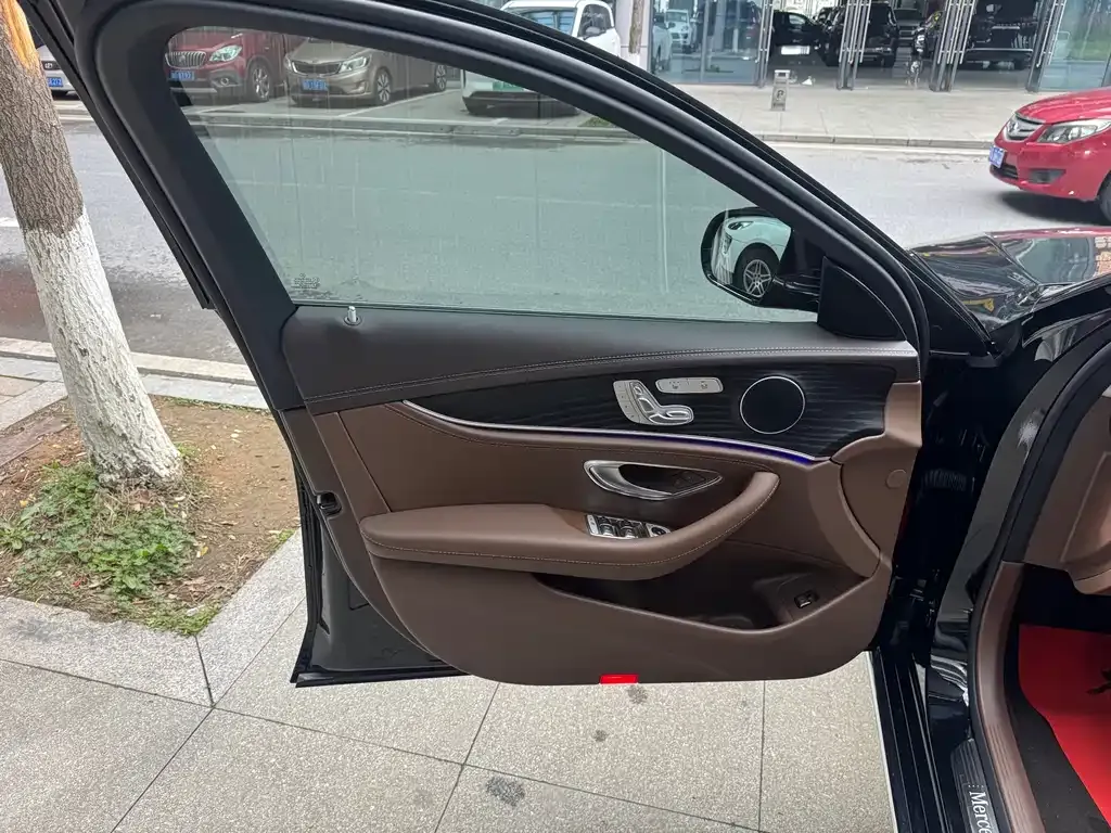 Mercedes-Benz E-Class 2023 из CN, фото 6