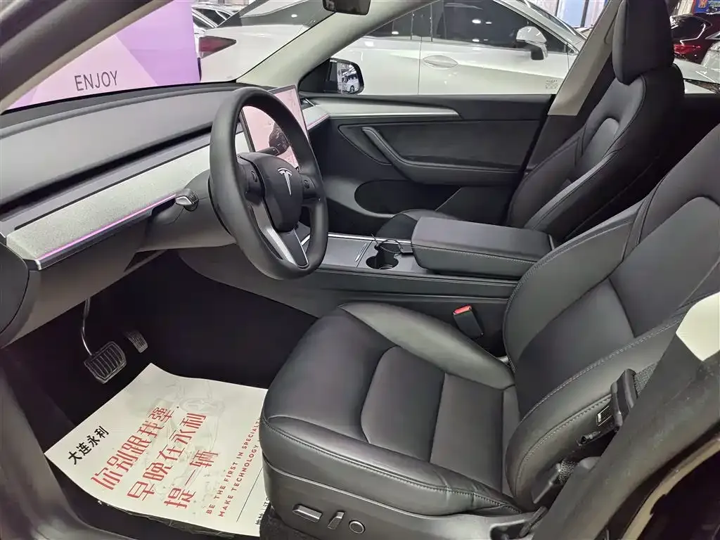 Tesla Model Y — фото 2