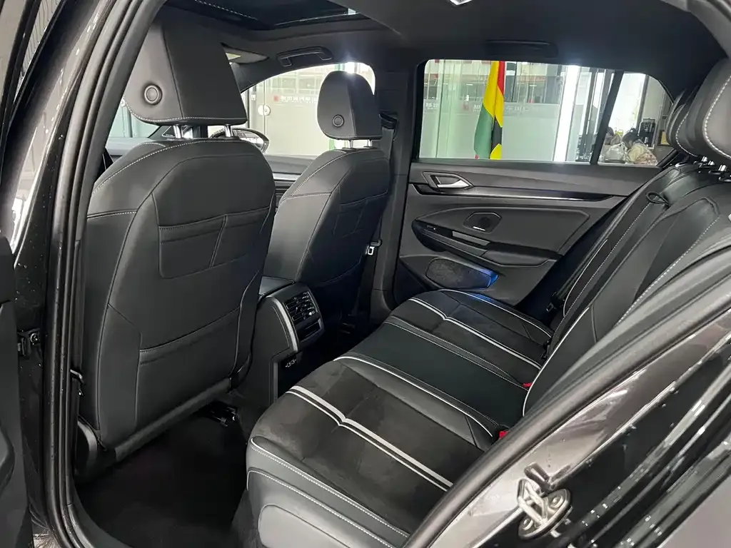 Volkswagen Golf 2022 из CN, фото 9