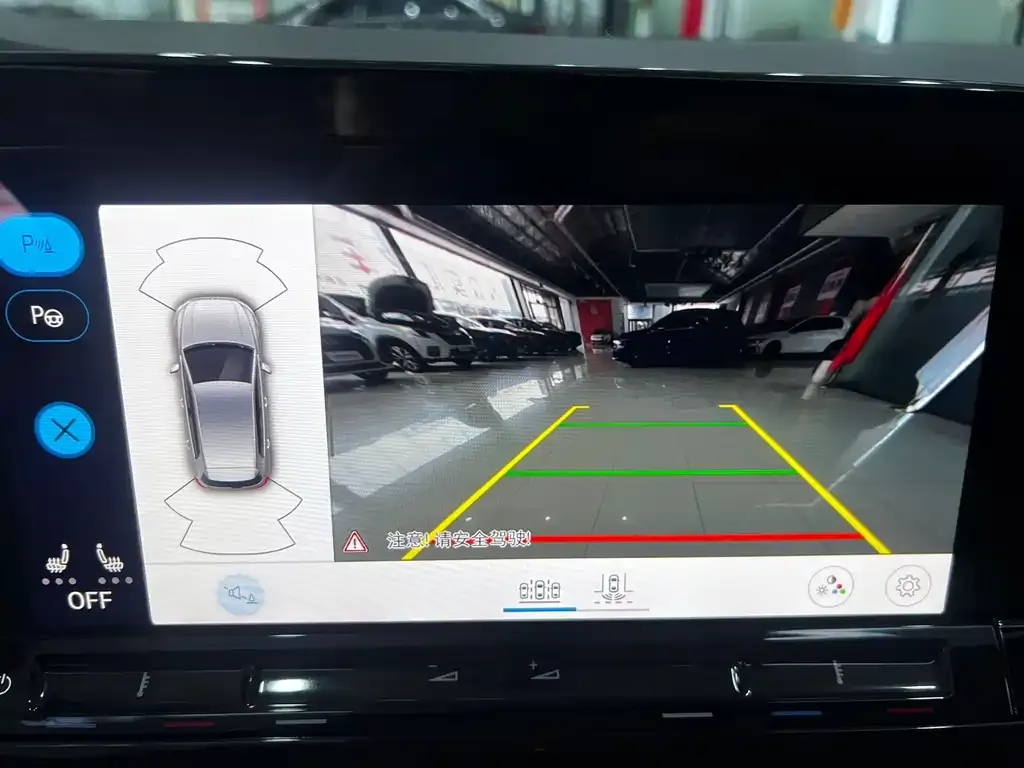 Volkswagen Golf 2022 из CN, фото 2