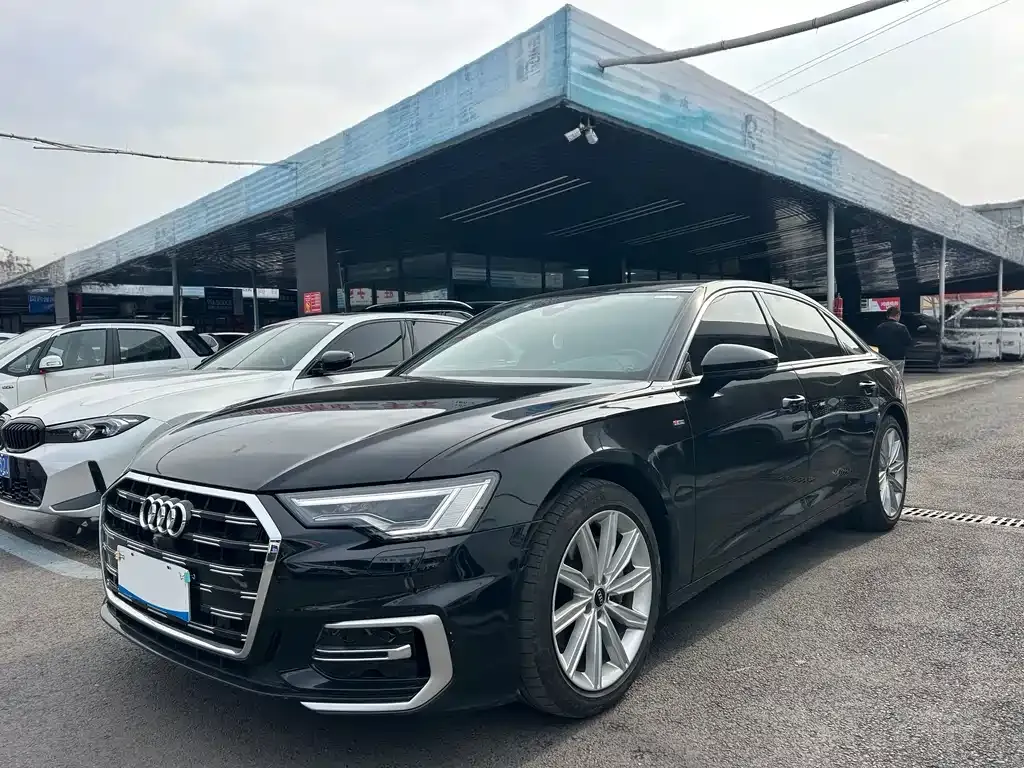 Audi A6L — фото 1