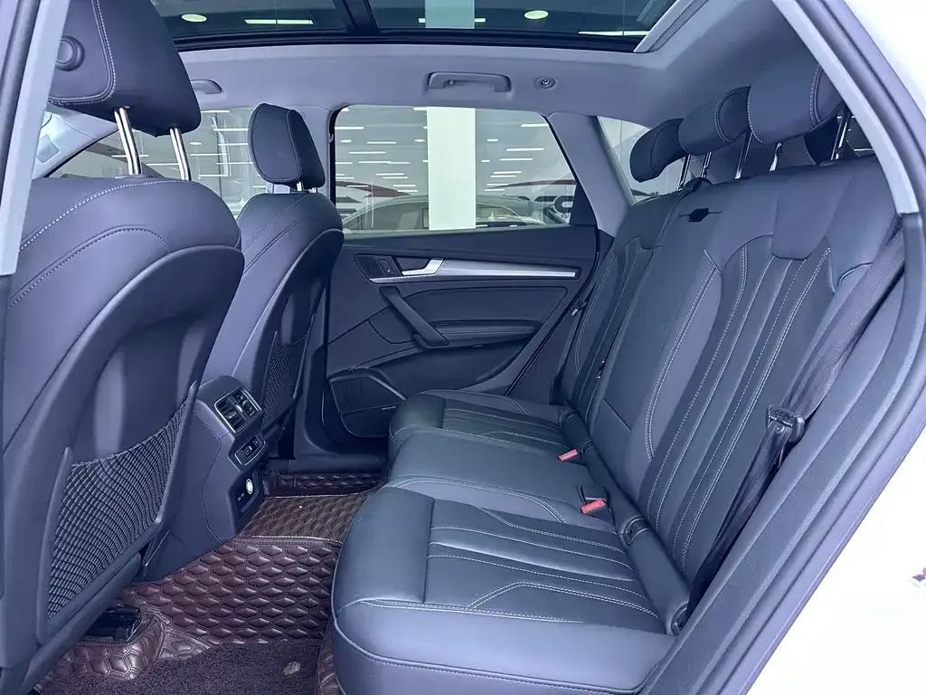 Audi Q5L 2022 из CN, фото 5