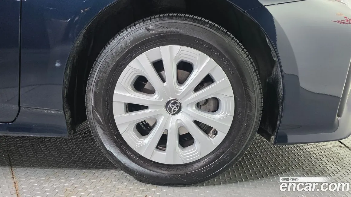 Toyota Prius — фото 7