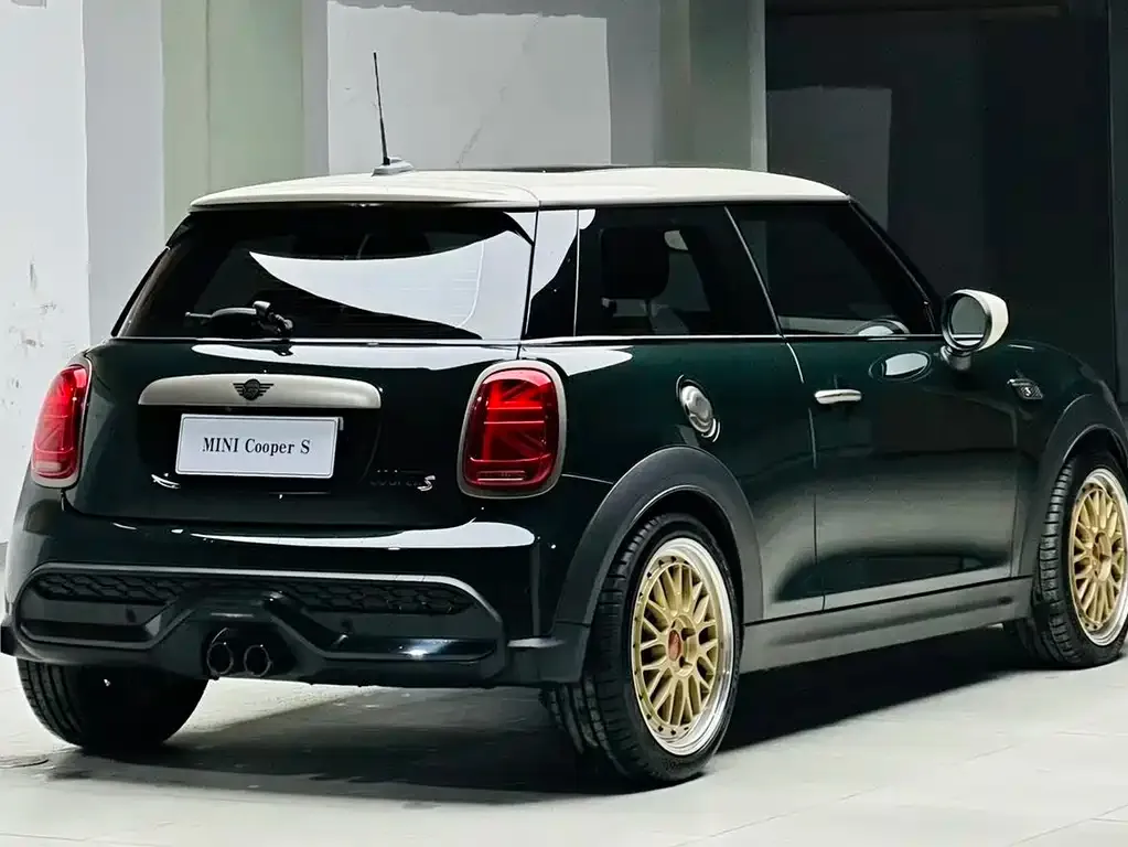 MINI Cooper (3-door) 2022 из CN, фото 2