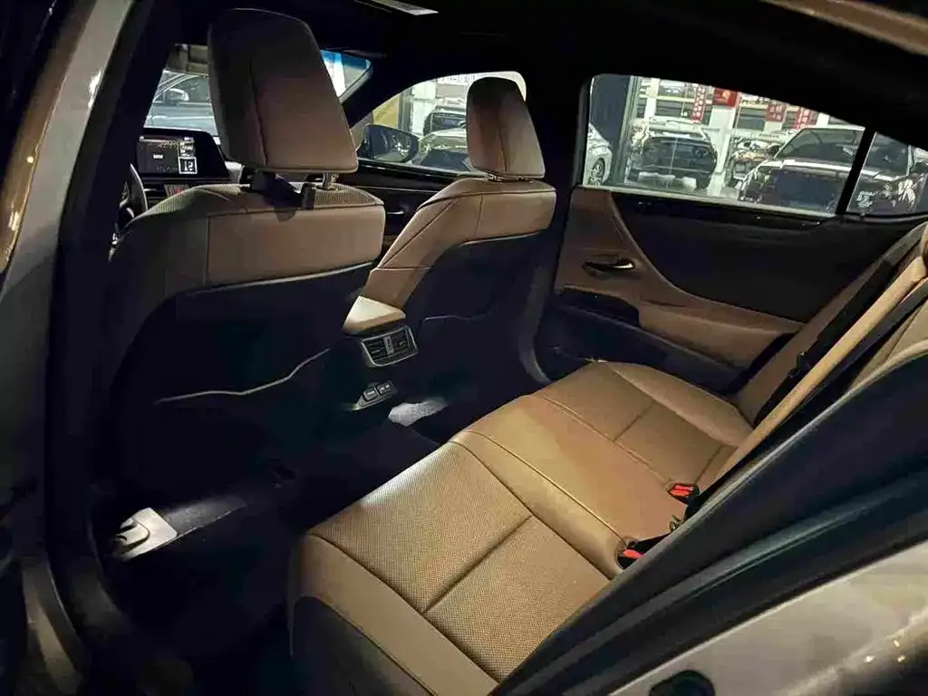 Lexus ES 2022 из CN, фото 8