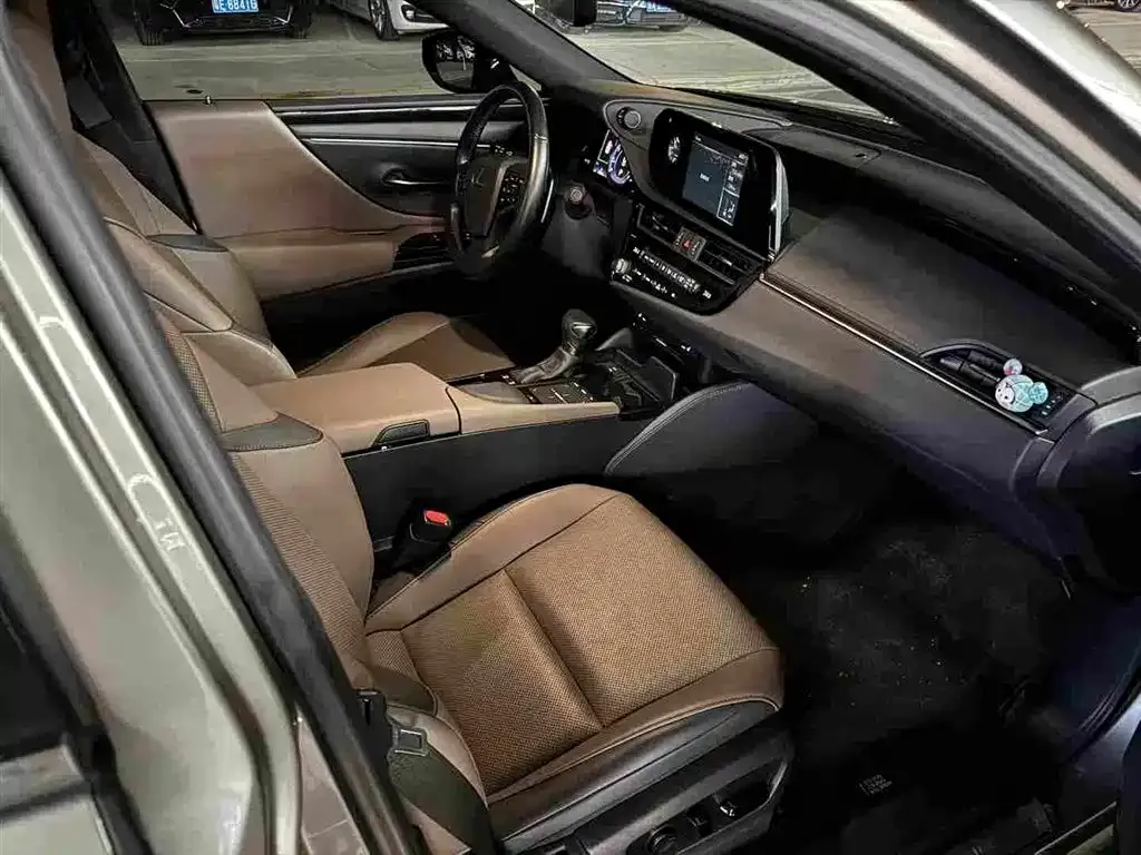 Lexus ES 2022 из CN, фото 9