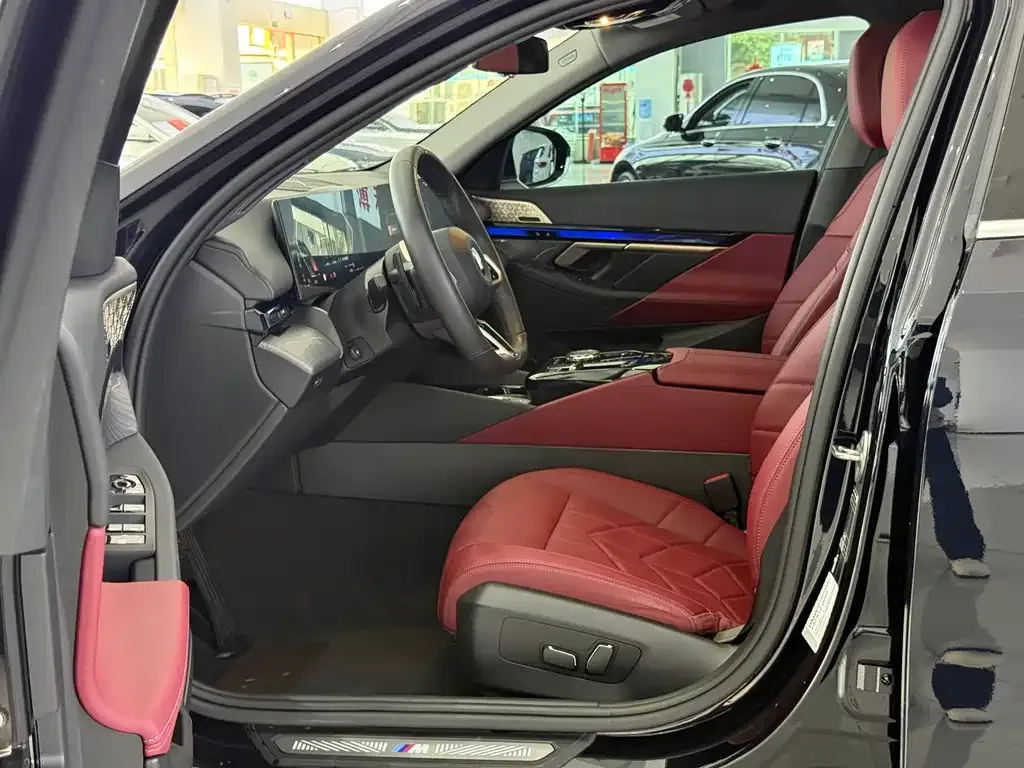 BMW 5 Series 2024 из CN, фото 6