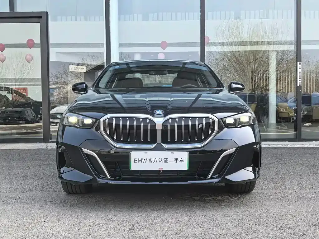 BMW i5 — фото 9