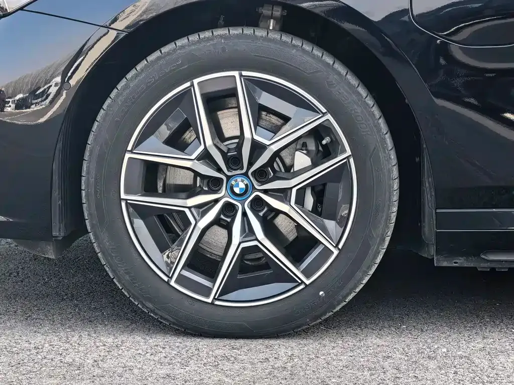 BMW i5 — фото 10