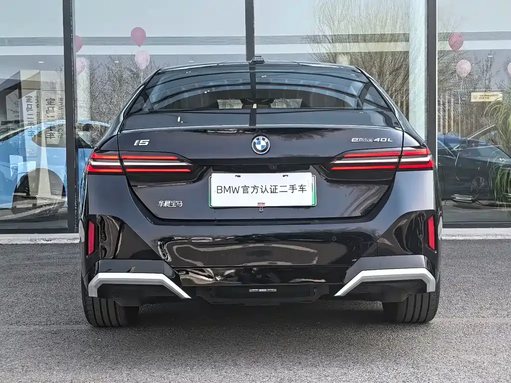 BMW i5 — фото 5