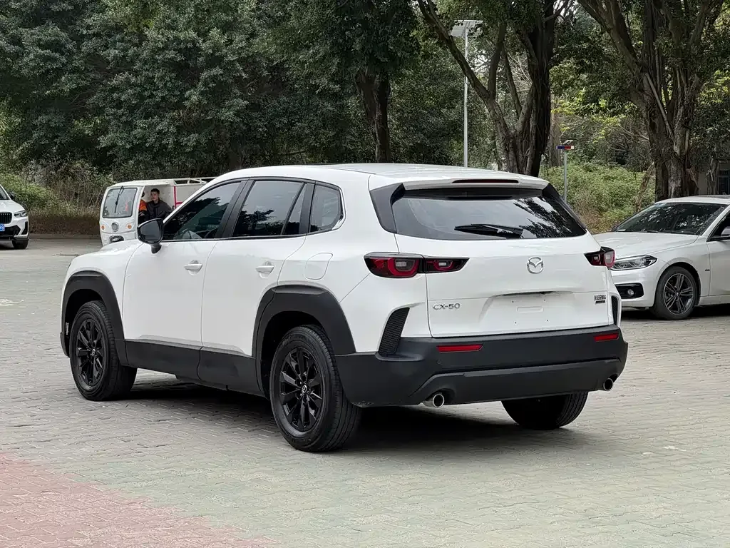 Mazda CX-50 2023 из CN, фото 10