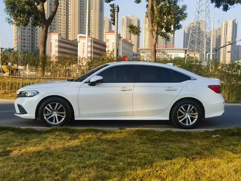 Honda Civic — фото 10