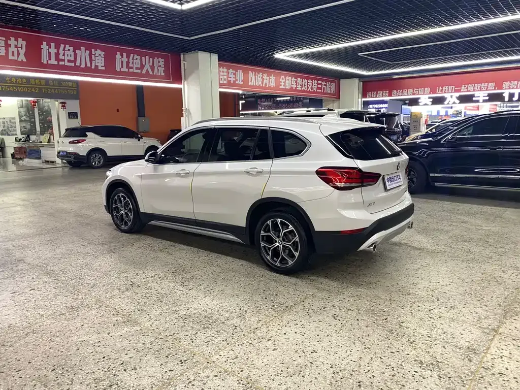 BMW X1 — фото 7
