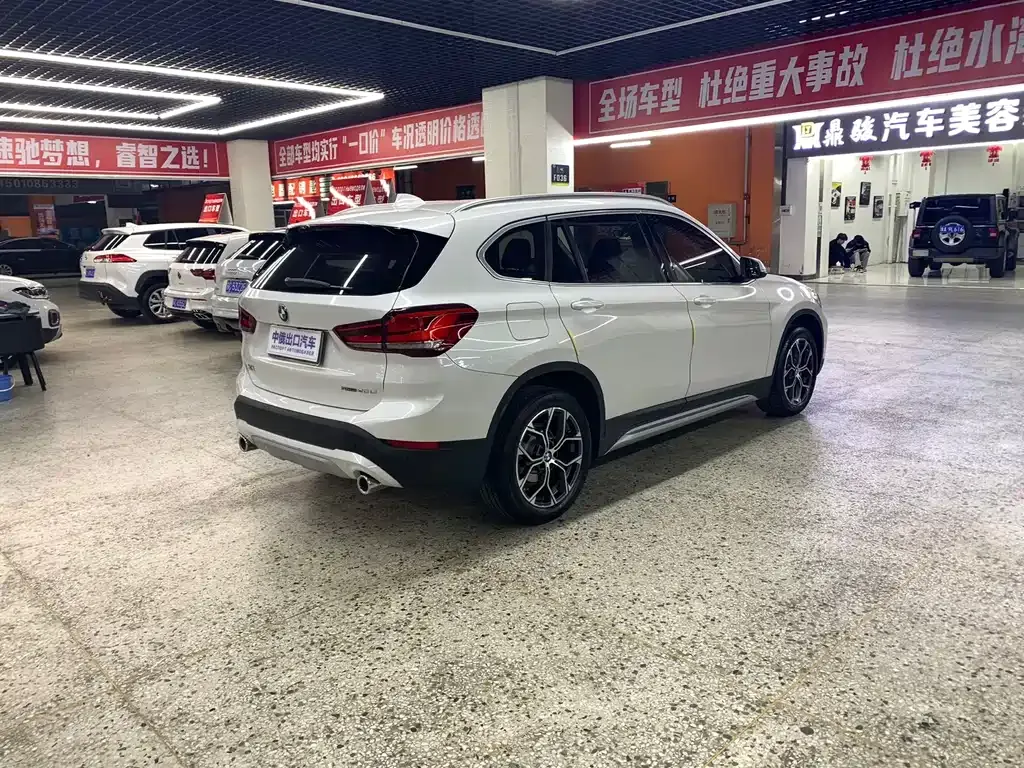 BMW X1 — фото 10