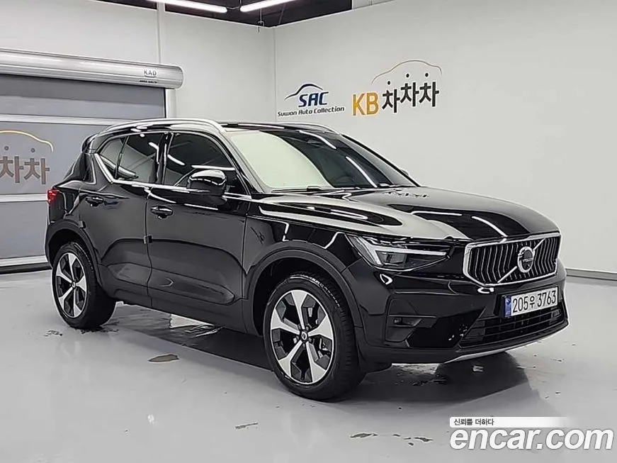 Volvo XC40 — фото 3