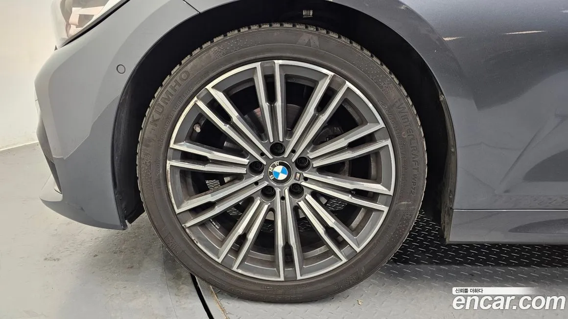 BMW 3-Series 2021 из KR, фото 3