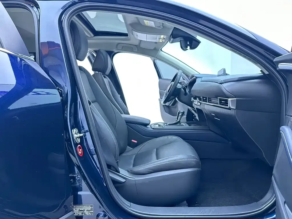 Mazda CX-30 2021 из CN, фото 8