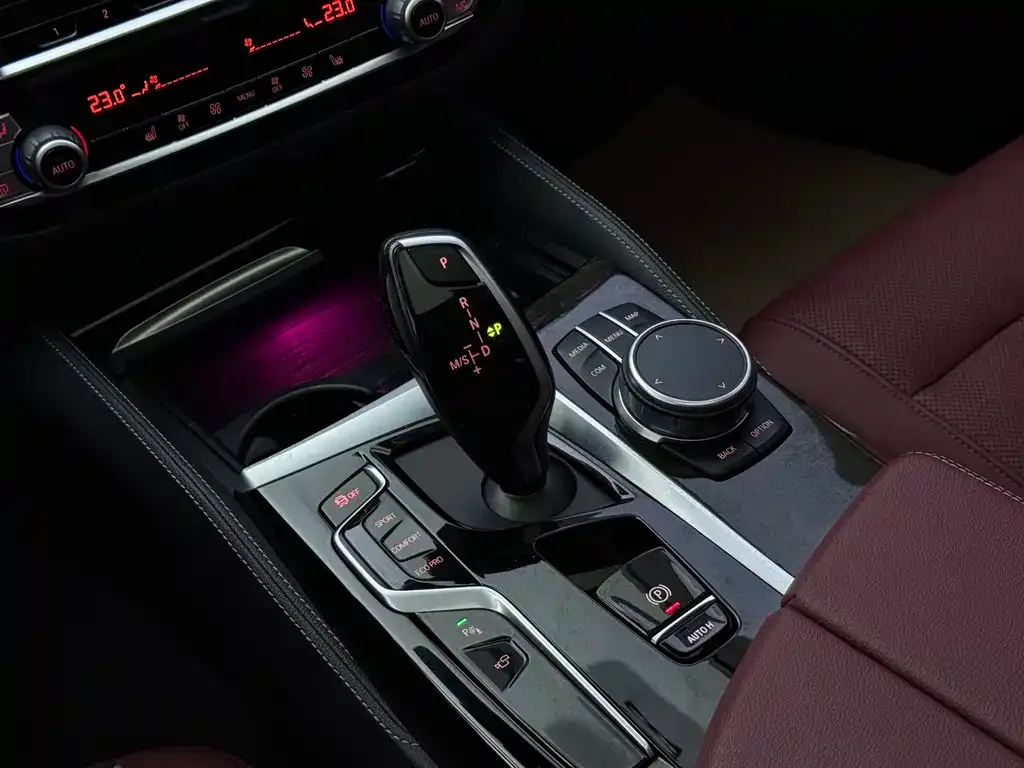 BMW 5 Series — фото 10
