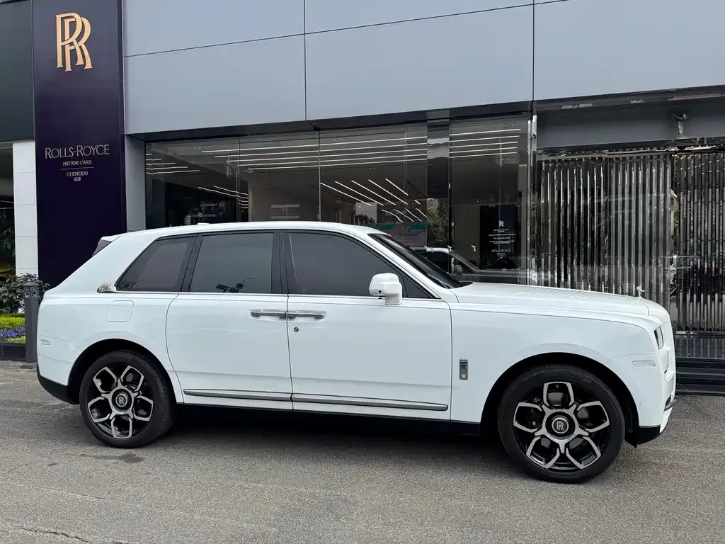 Rolls-Royce Cullinan 2021 из CN, фото 2