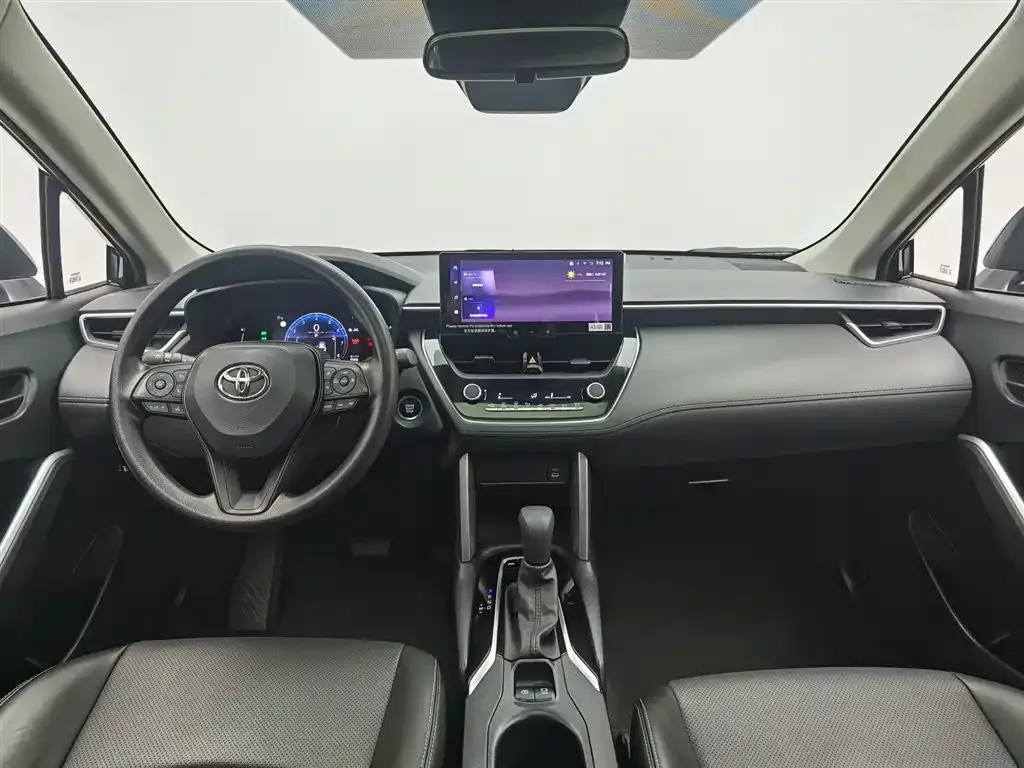 Toyota Corolla Cross — фото 10