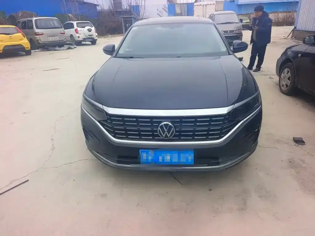 Volkswagen Passat — фото 1
