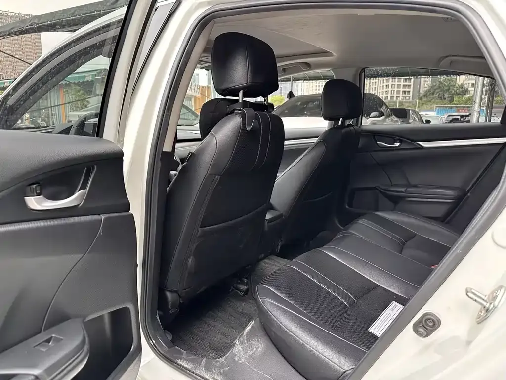 Honda Civic — фото 7