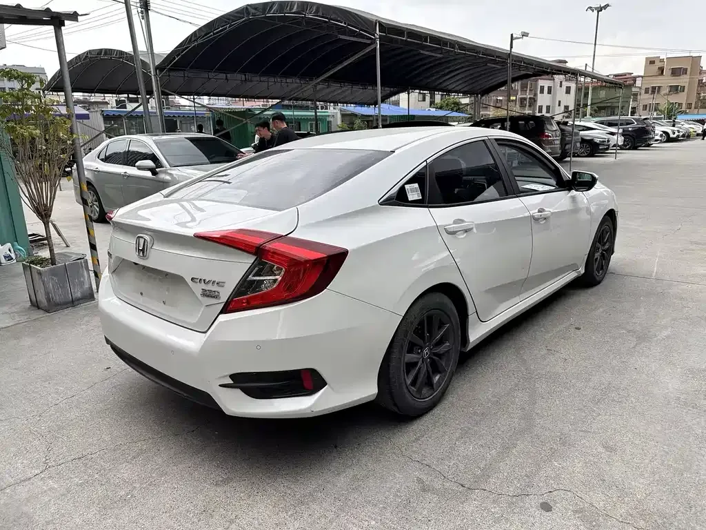 Honda Civic — фото 8