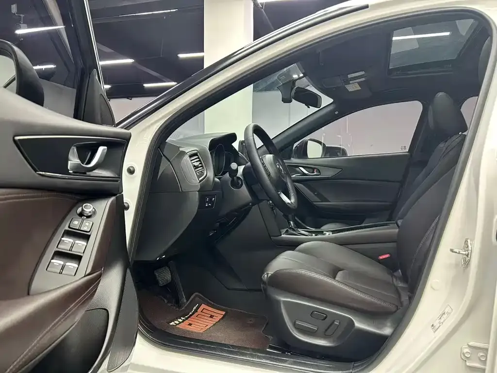 Mazda CX-4 2023 из CN, фото 7