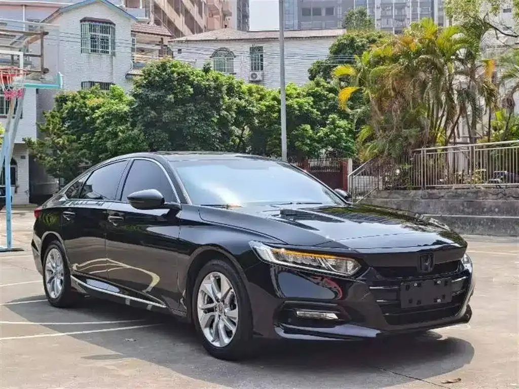 Honda Accord — фото 9