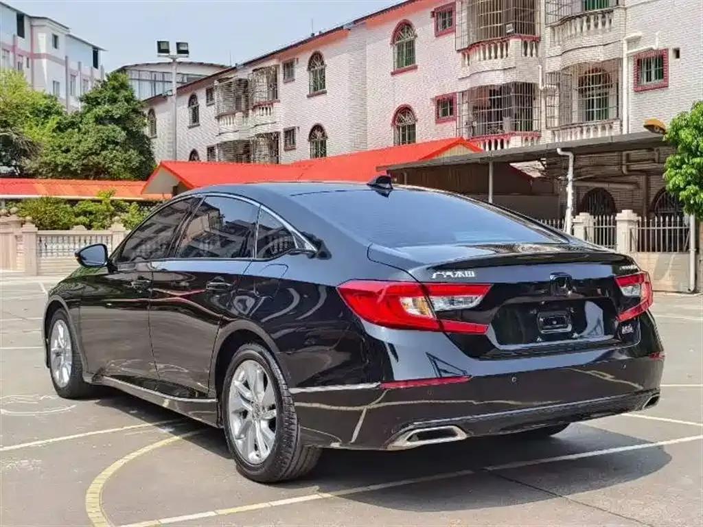 Honda Accord — фото 3