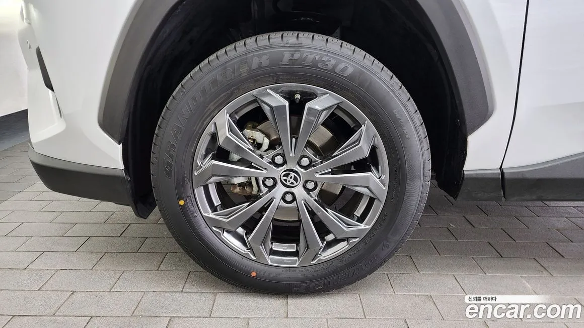 Toyota RAV4 — фото 9