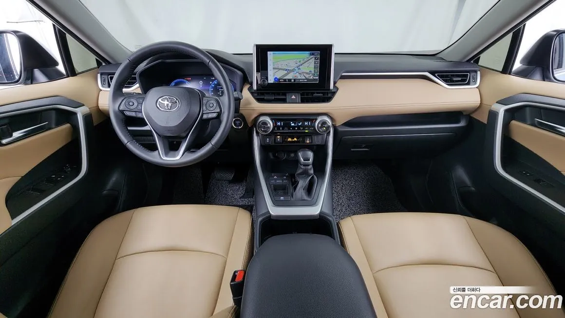 Toyota RAV4 — фото 8