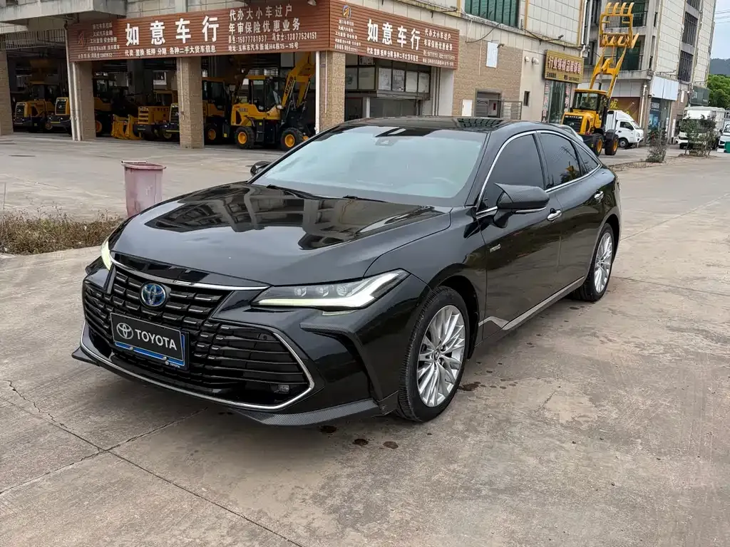 Toyota Avalon — фото 1
