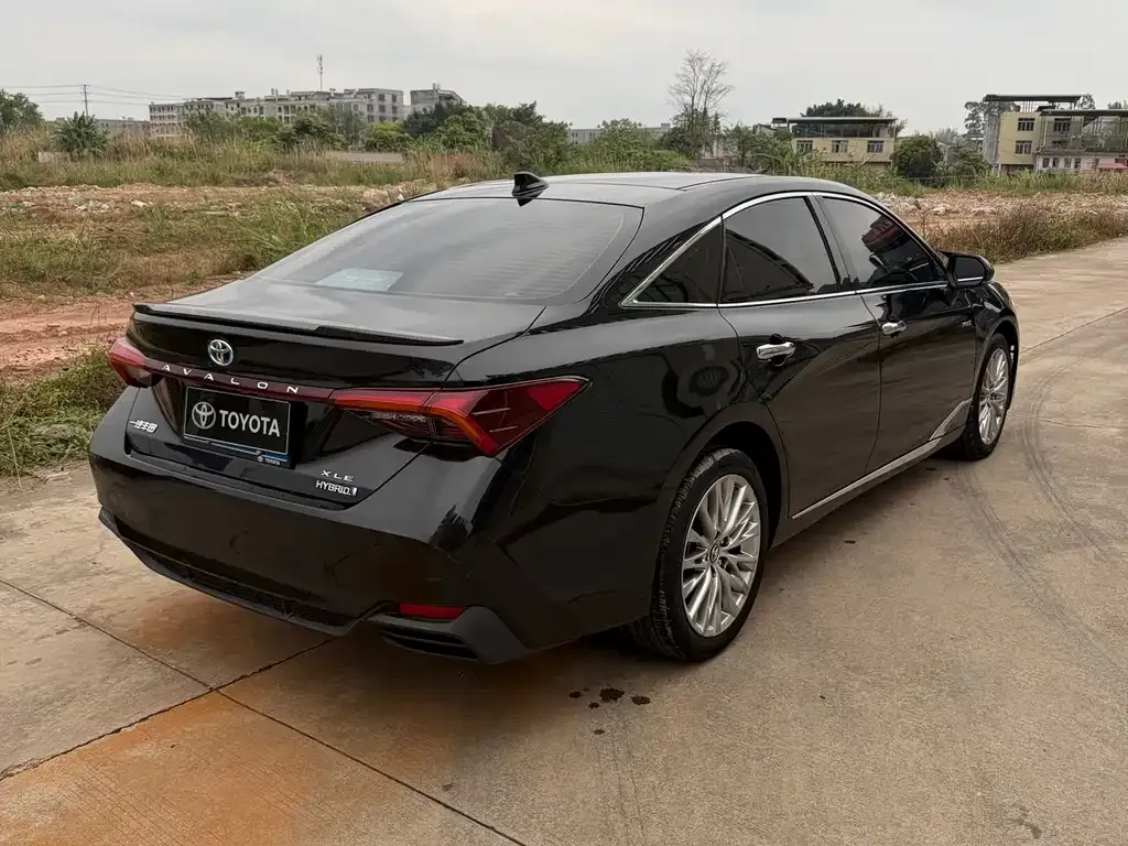 Toyota Avalon — фото 2