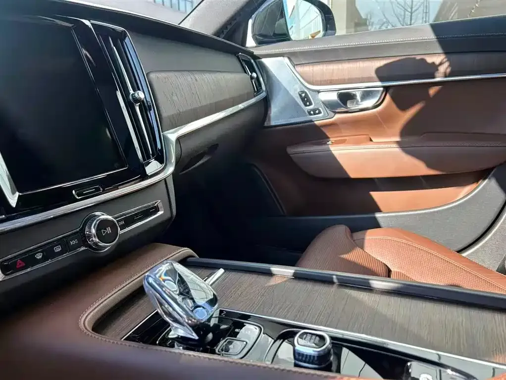 Volvo S90 2024 из CN, фото 2
