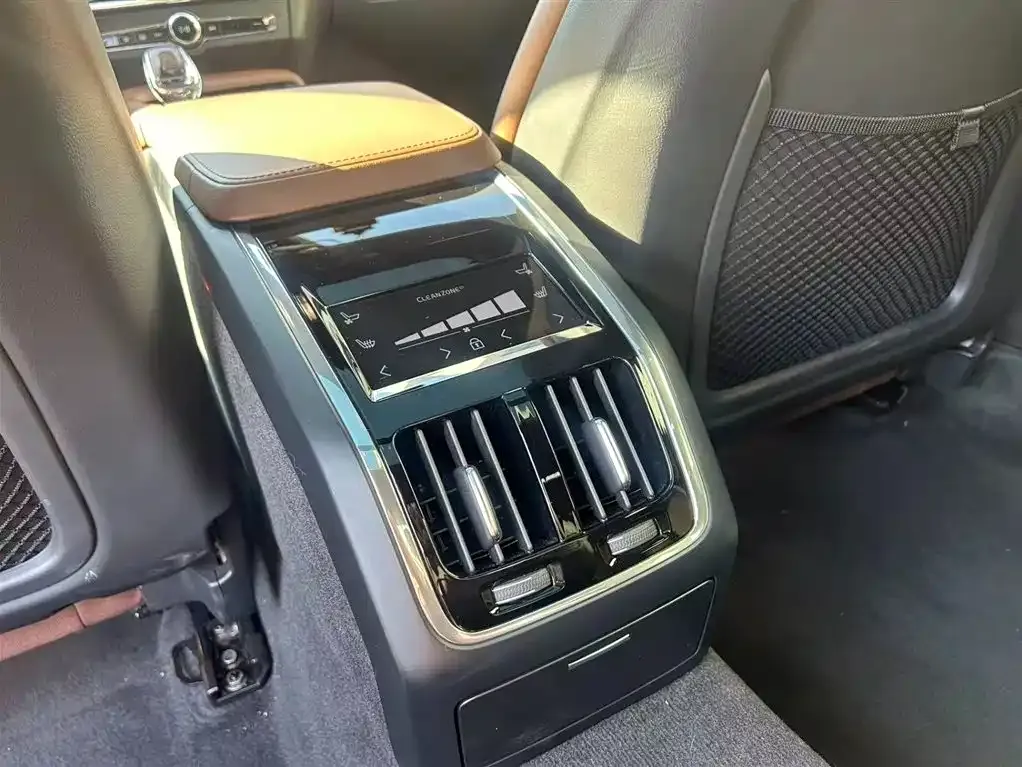 Volvo S90 2024 из CN, фото 4